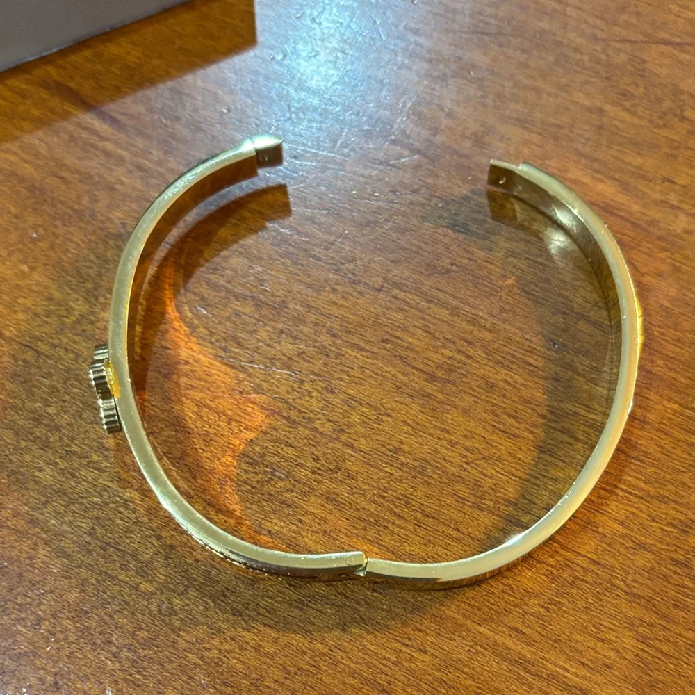 Gold Bracelet with Floral Design - Picture 3 of 4